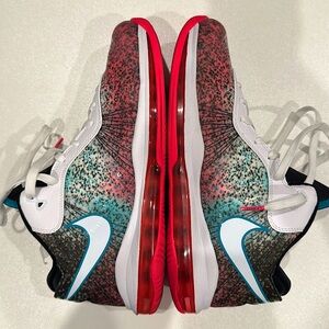 Nike LeBron VIII V/2 LOW QS “Miami Night”